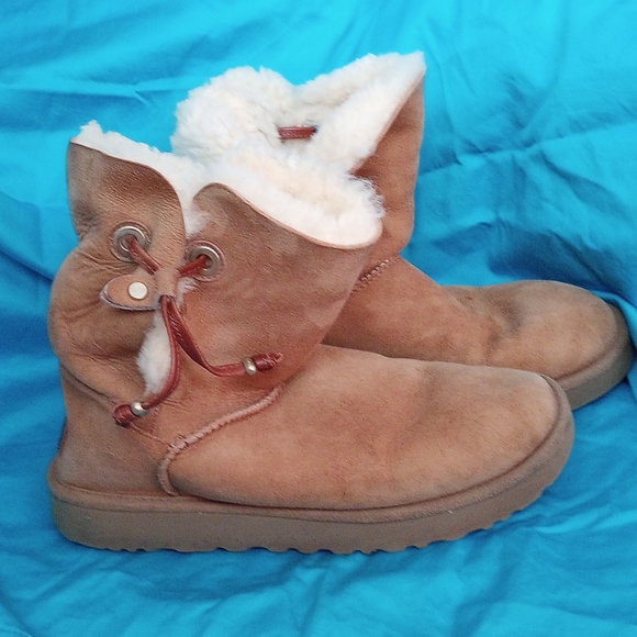 UGG Maia boots 10 - Picture 3 of 6